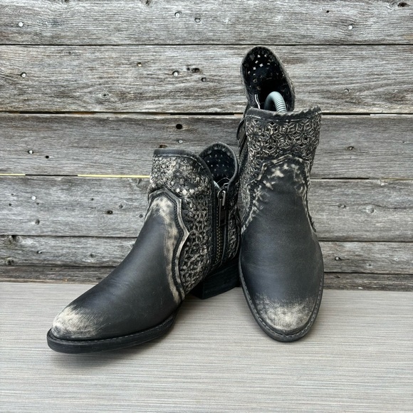 Corral Black and Gray Ankle Boots - Picture 3 of 9